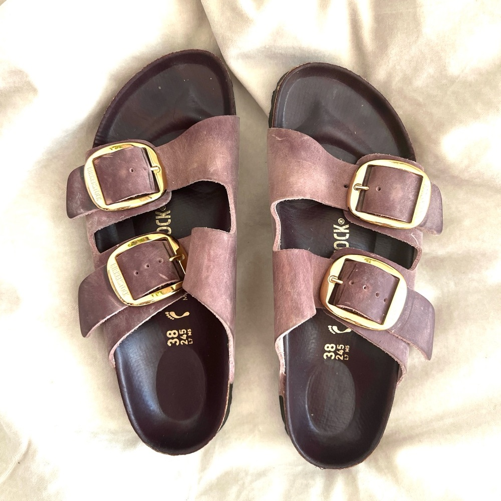 SOLD!
Birkenstock Arizona Big Buckle Sandal Oiled Leather Sz 38 US 7